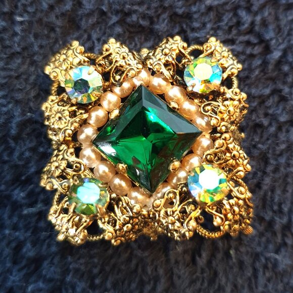🌟 Fabulous Vintage Germany Brooch – Emerald Green Glass, AB Crystals & Pearls - Picture 3 of 11